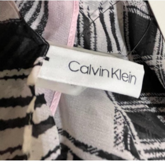 Calvin Klein scarf - Picture 3 of 4